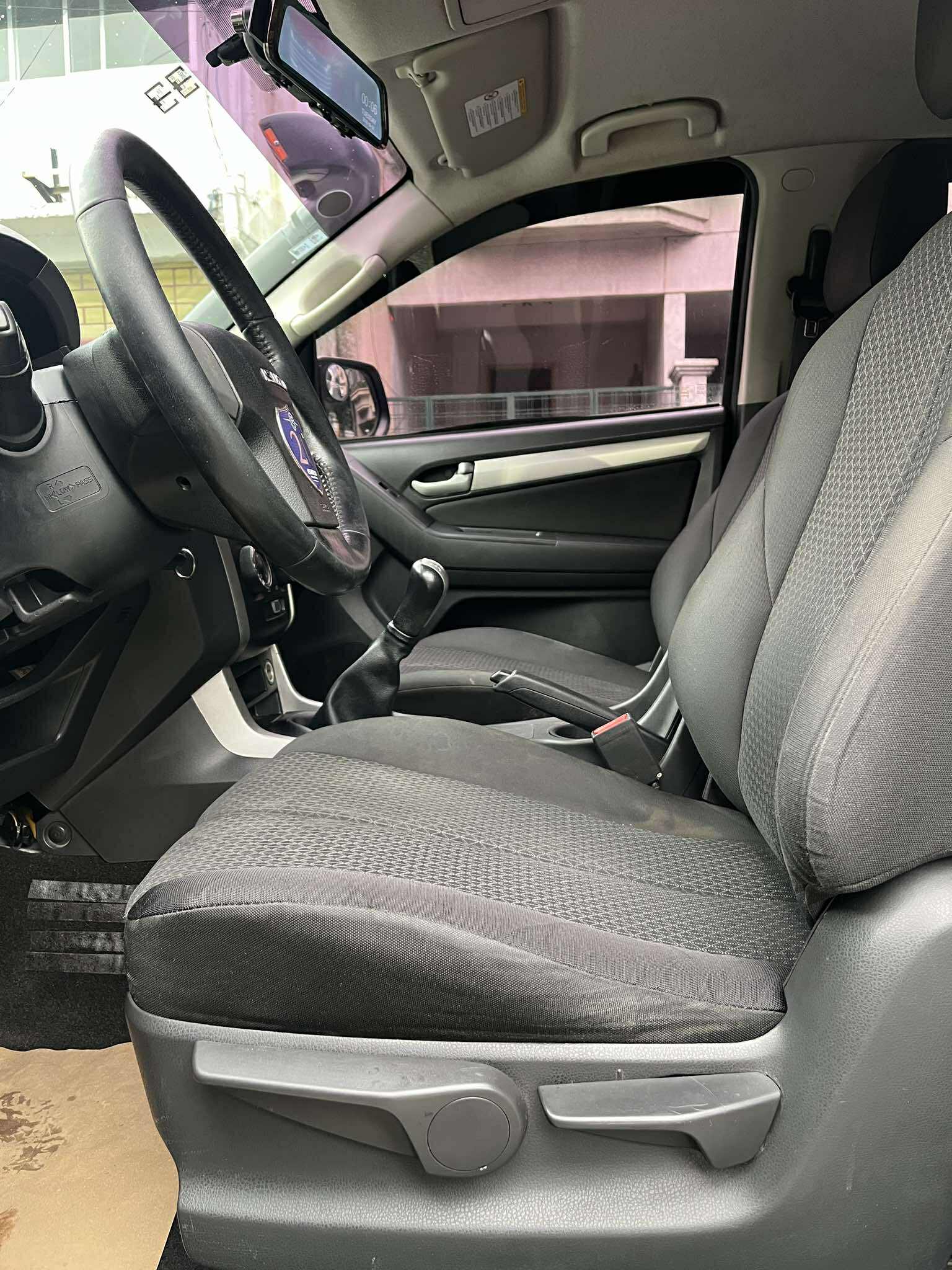 2015 ISUZU MUX 2.5L LS 4X2 DIESEL MANUAL TRANSMISSION - Image 9
