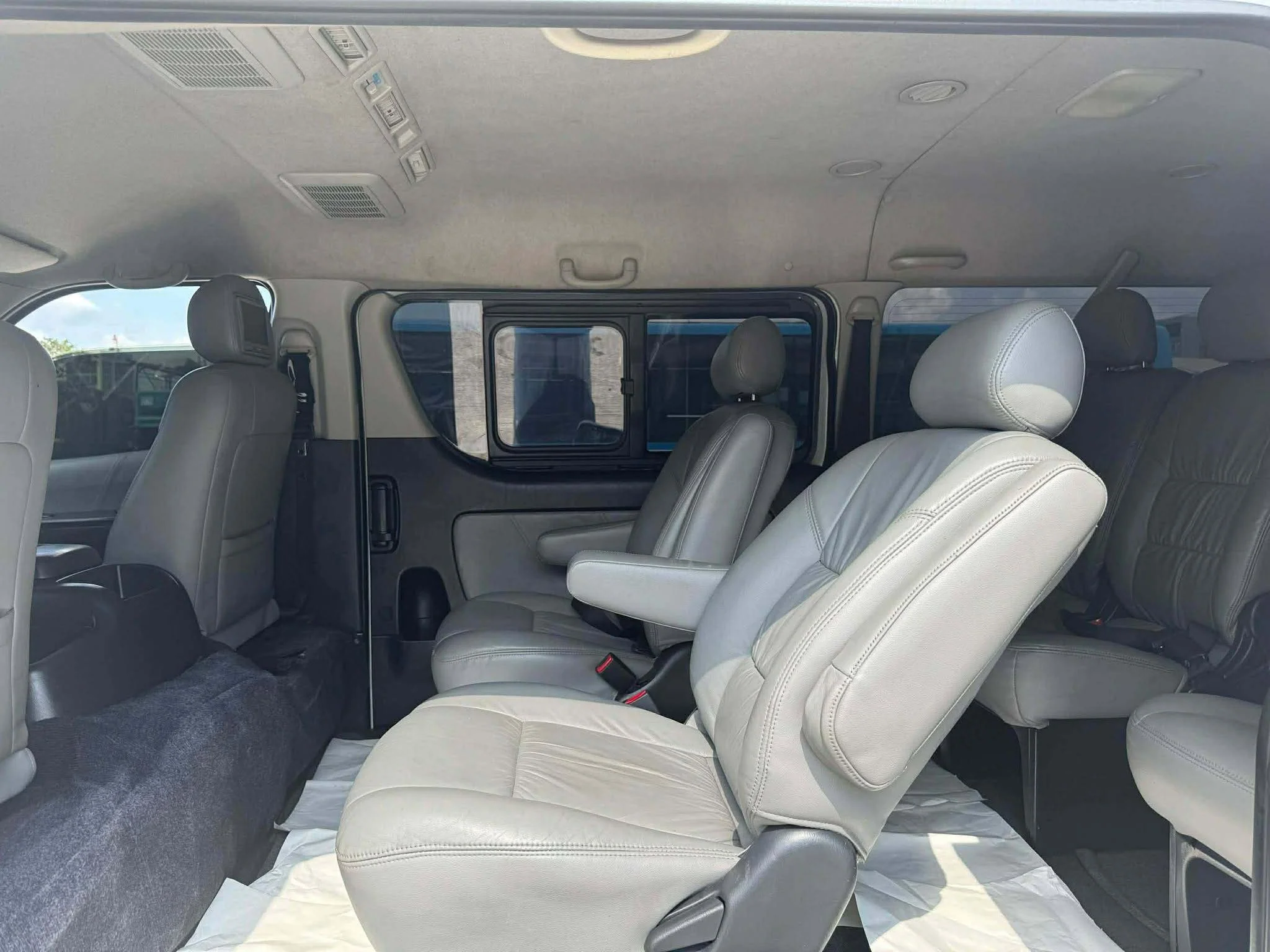 2016 TOYOTA HIACE SUPER GRANDIA 3.0L DSL AUTOMATIC TRANSMISSION - Image 11